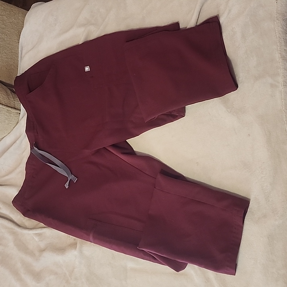 Figs medium petite slim leg scrub bottoms